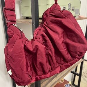 Good Totes - Small Croissant Sling (Glazed Cherry) 🍒 - LIKE NEW